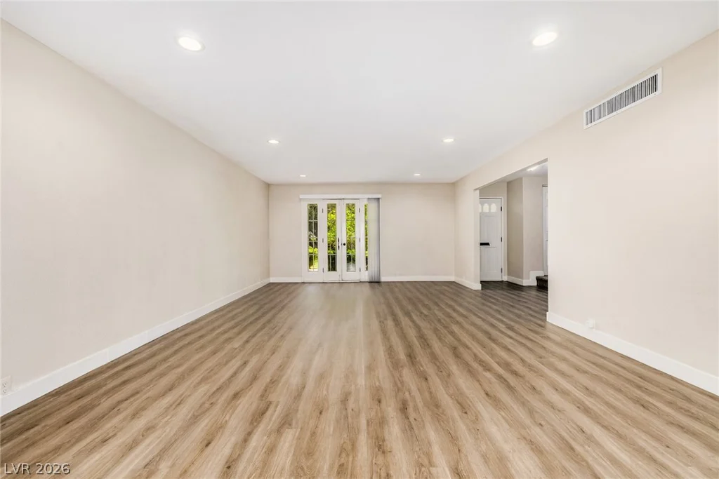 850 Tam O Shanter, Las Vegas, NV 89109