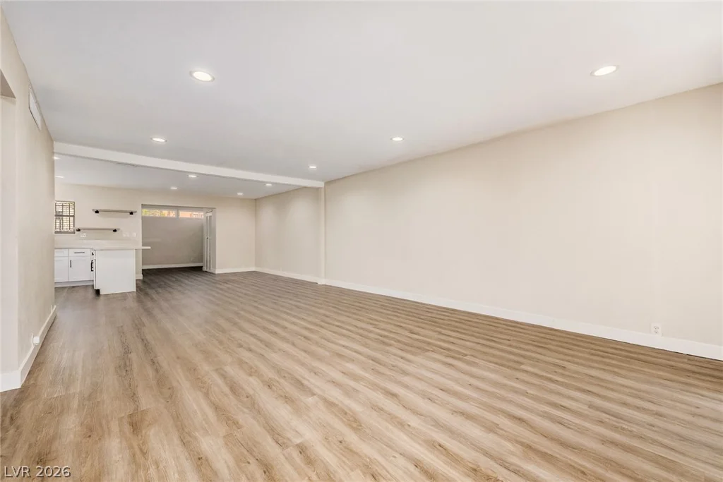 850 Tam O Shanter, Las Vegas, NV 89109