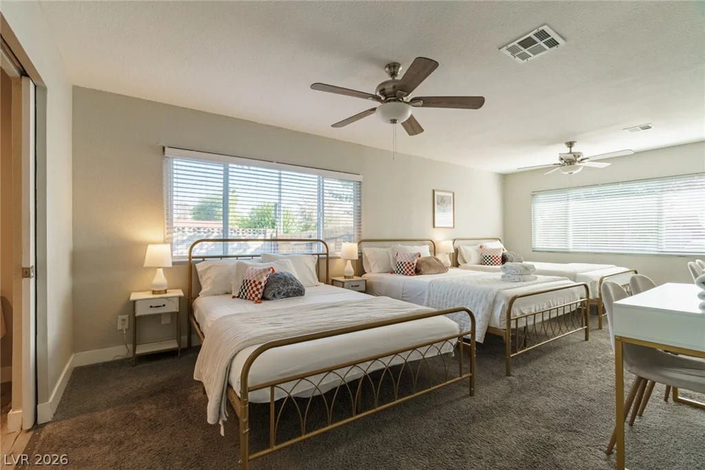 5551 Corral, Las Vegas, NV 89119