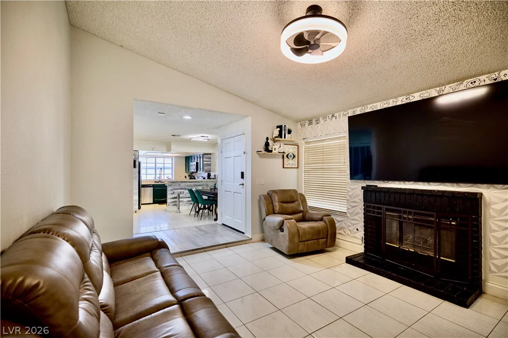 6669 Pleasant Plains, Las Vegas, NV 89108