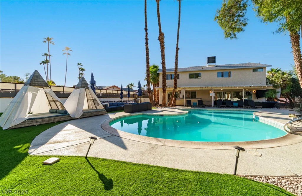 3080 Garnet, Las Vegas, NV 89121