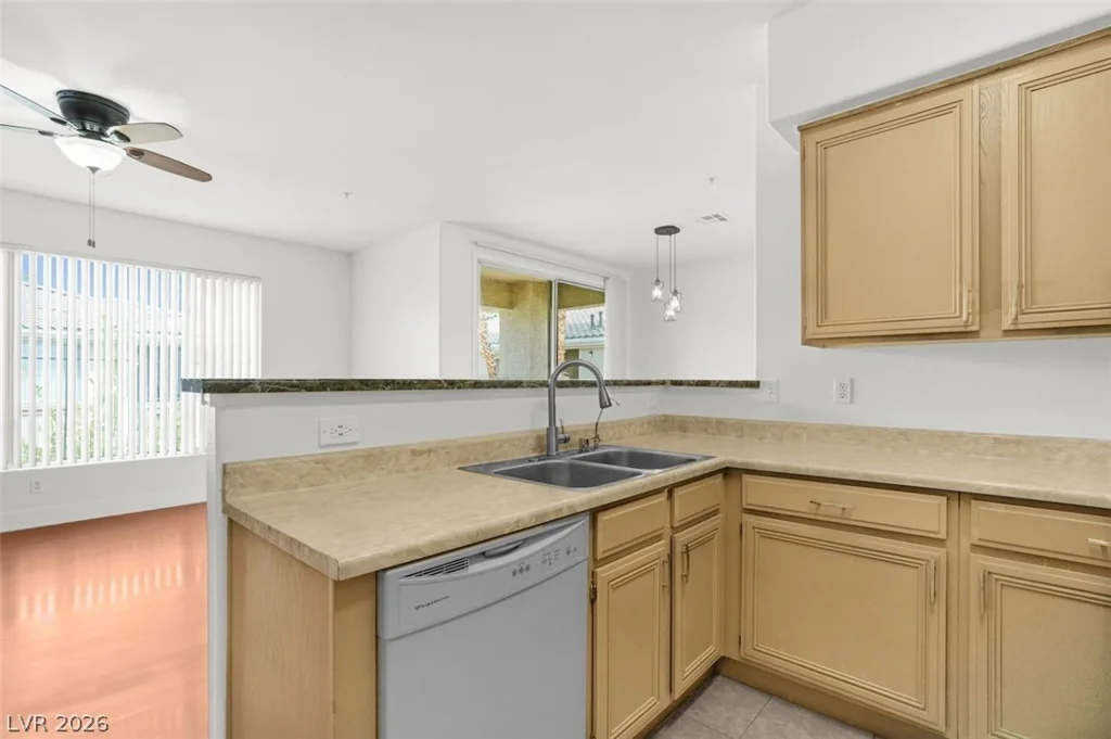 7107 Durango, Las Vegas, NV 89113