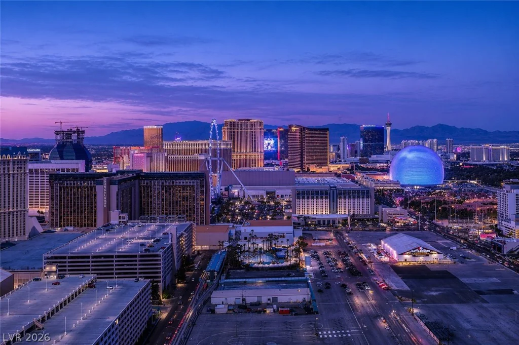 125 HARMON, Las Vegas, NV 89109