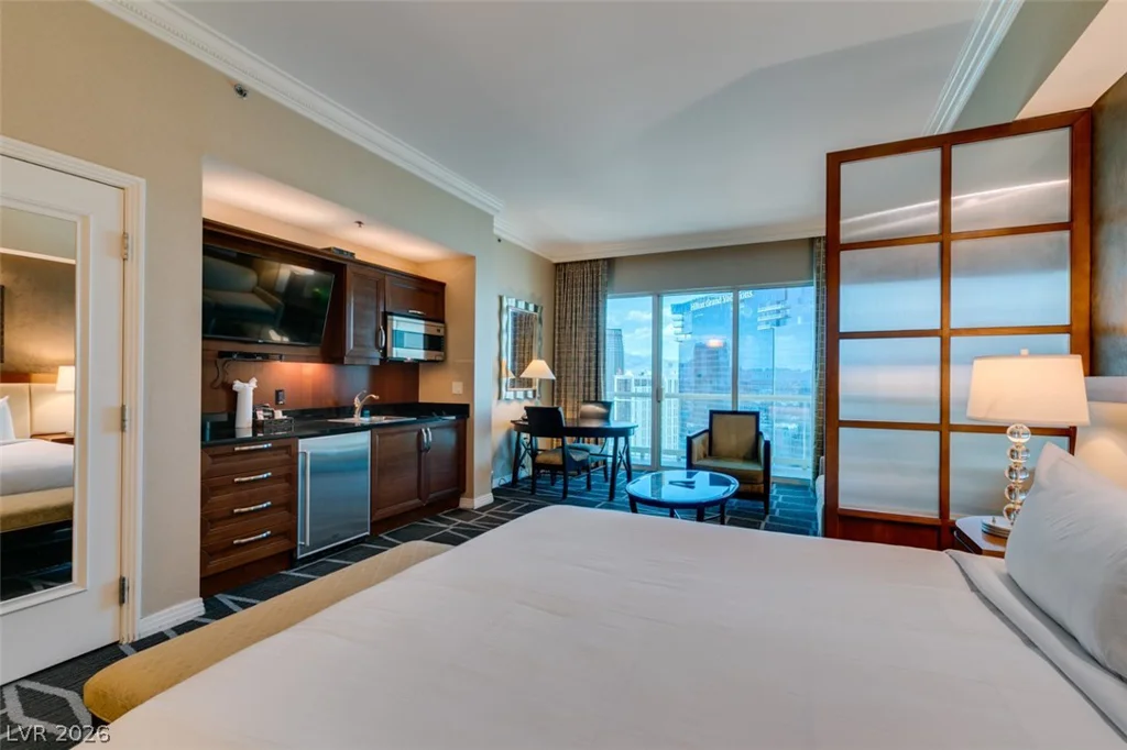 125 HARMON, Las Vegas, NV 89109