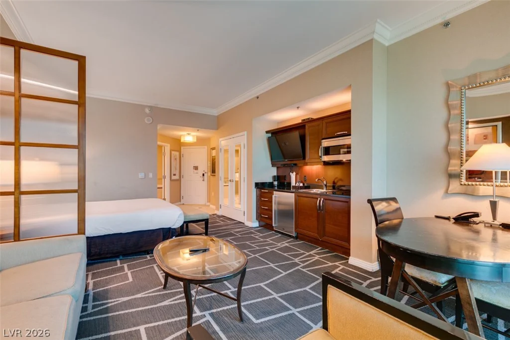 125 HARMON, Las Vegas, NV 89109