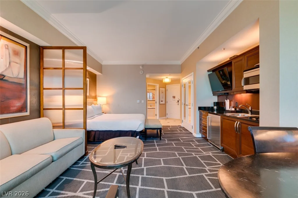 125 HARMON, Las Vegas, NV 89109