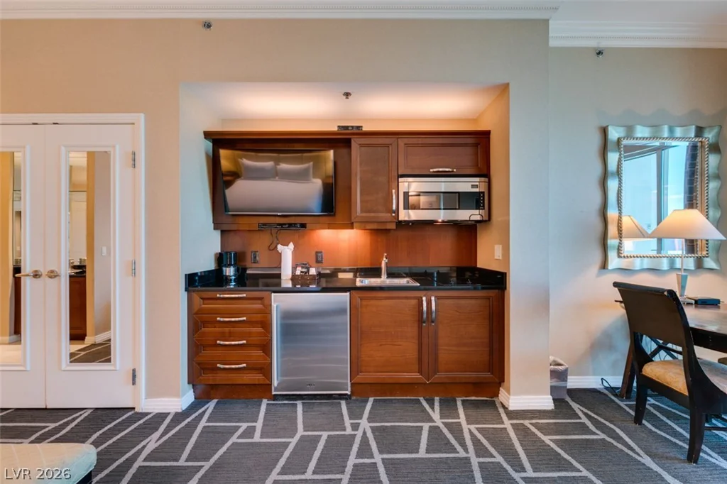 125 HARMON, Las Vegas, NV 89109