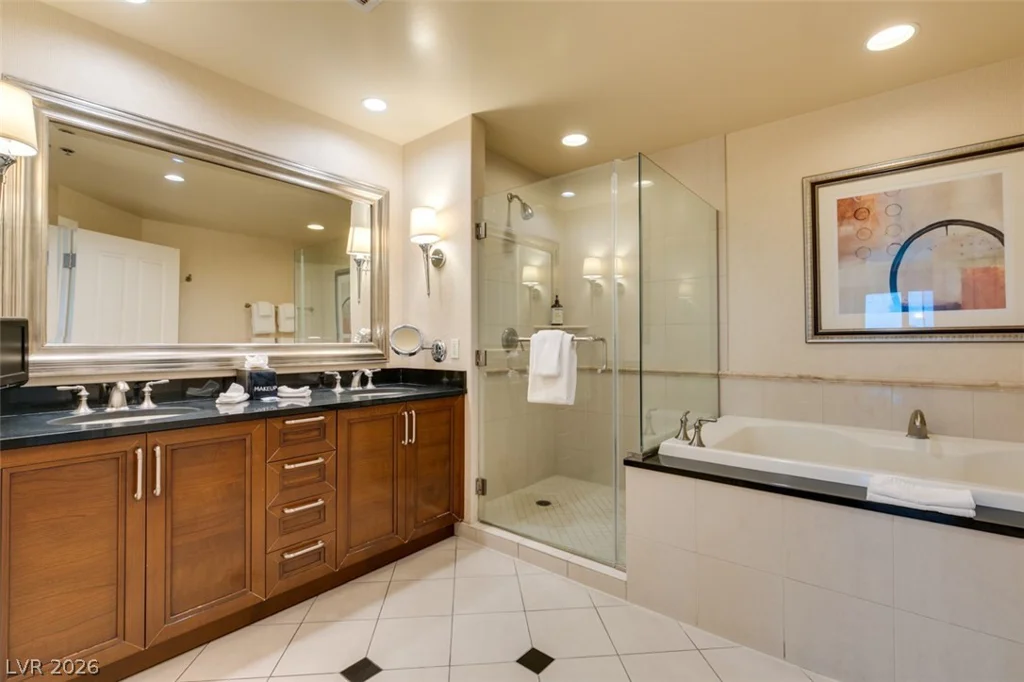 125 HARMON, Las Vegas, NV 89109