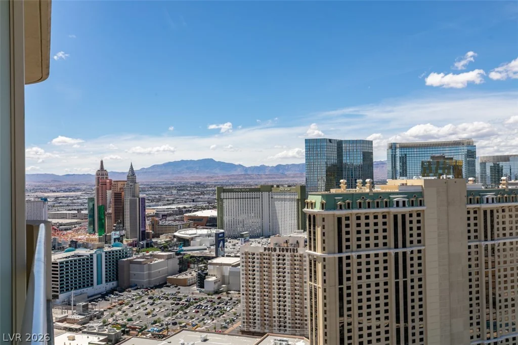 125 HARMON, Las Vegas, NV 89109