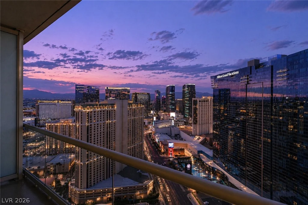 125 HARMON, Las Vegas, NV 89109