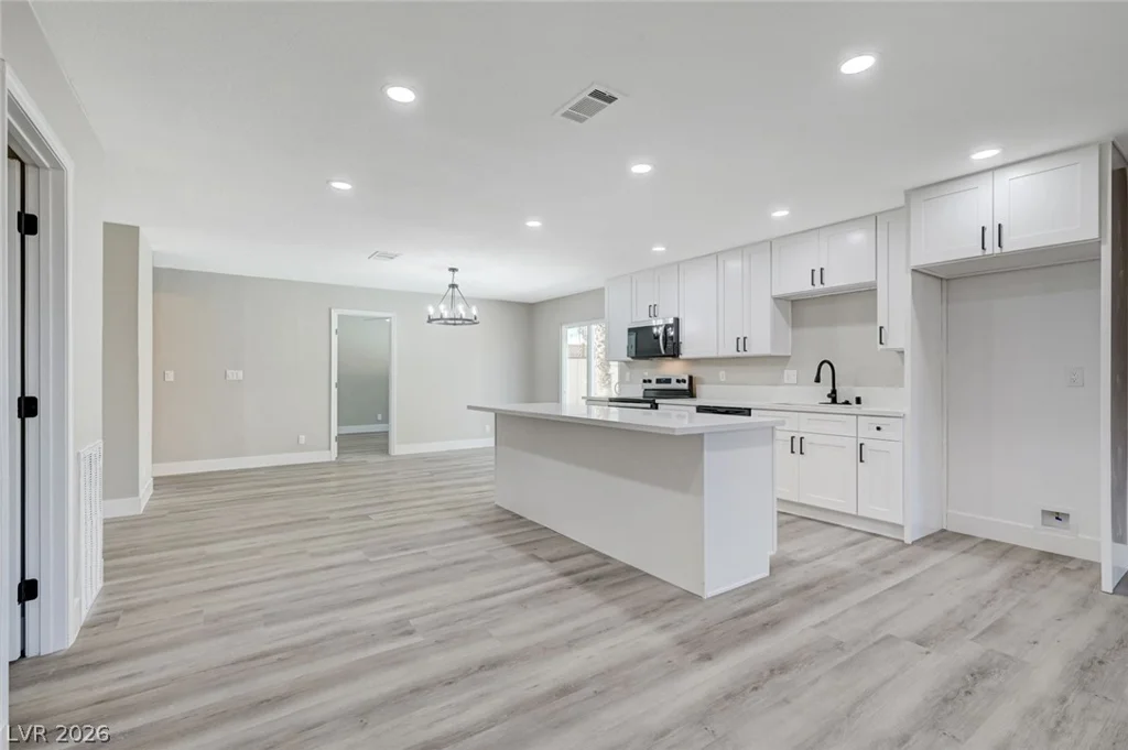 4010 Syracuse, Las Vegas, NV 89121