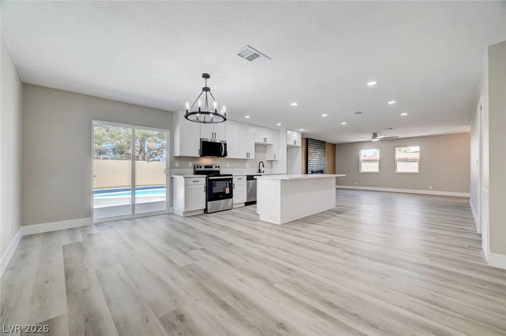 4010 Syracuse, Las Vegas, NV 89121