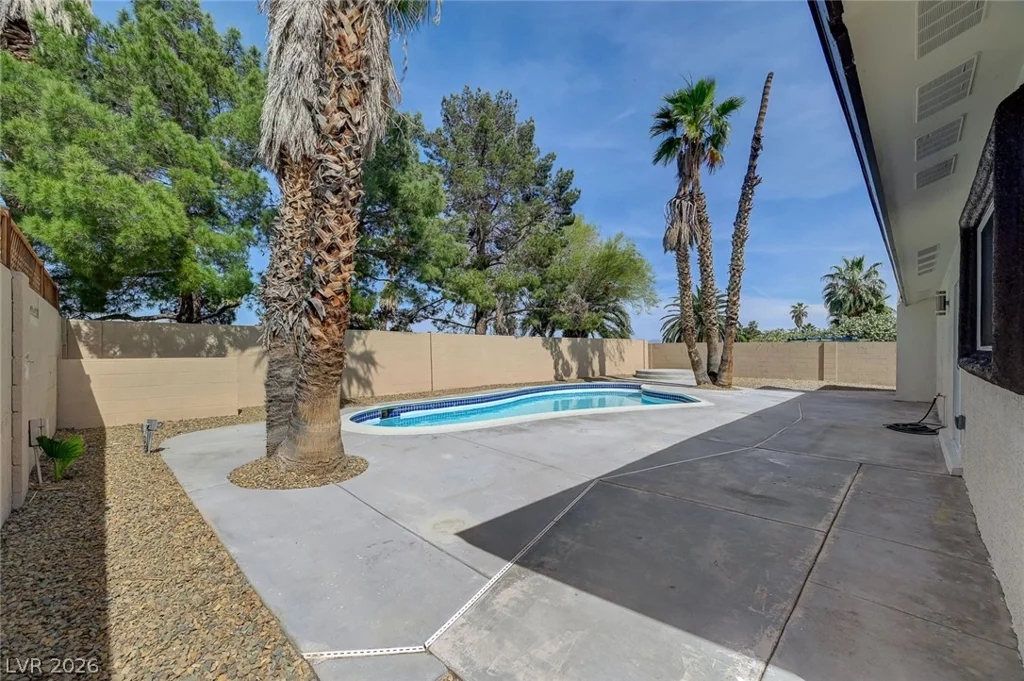 4010 Syracuse, Las Vegas, NV 89121