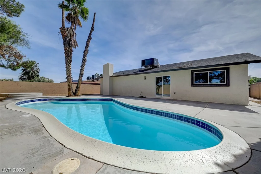 4010 Syracuse, Las Vegas, NV 89121