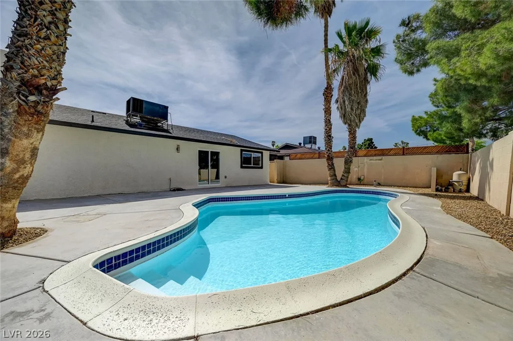 4010 Syracuse, Las Vegas, NV 89121