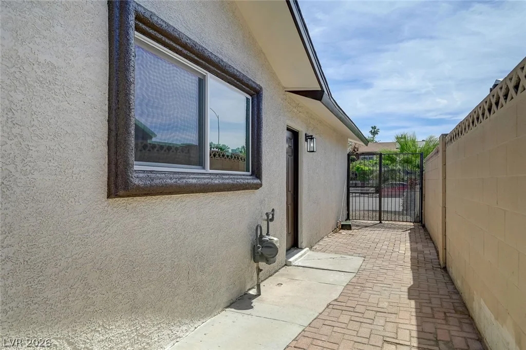 4010 Syracuse, Las Vegas, NV 89121