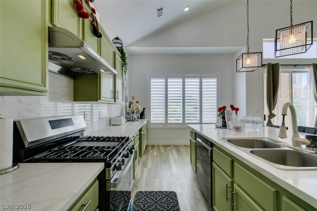 292 White Bluffs, Las Vegas, NV 89148