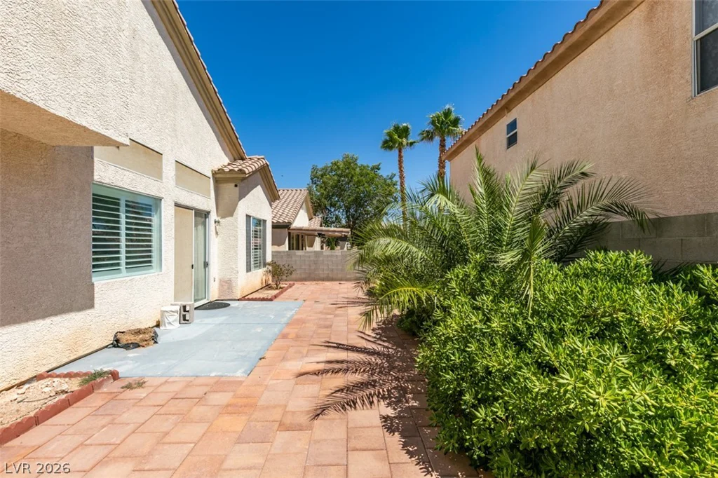 292 White Bluffs, Las Vegas, NV 89148