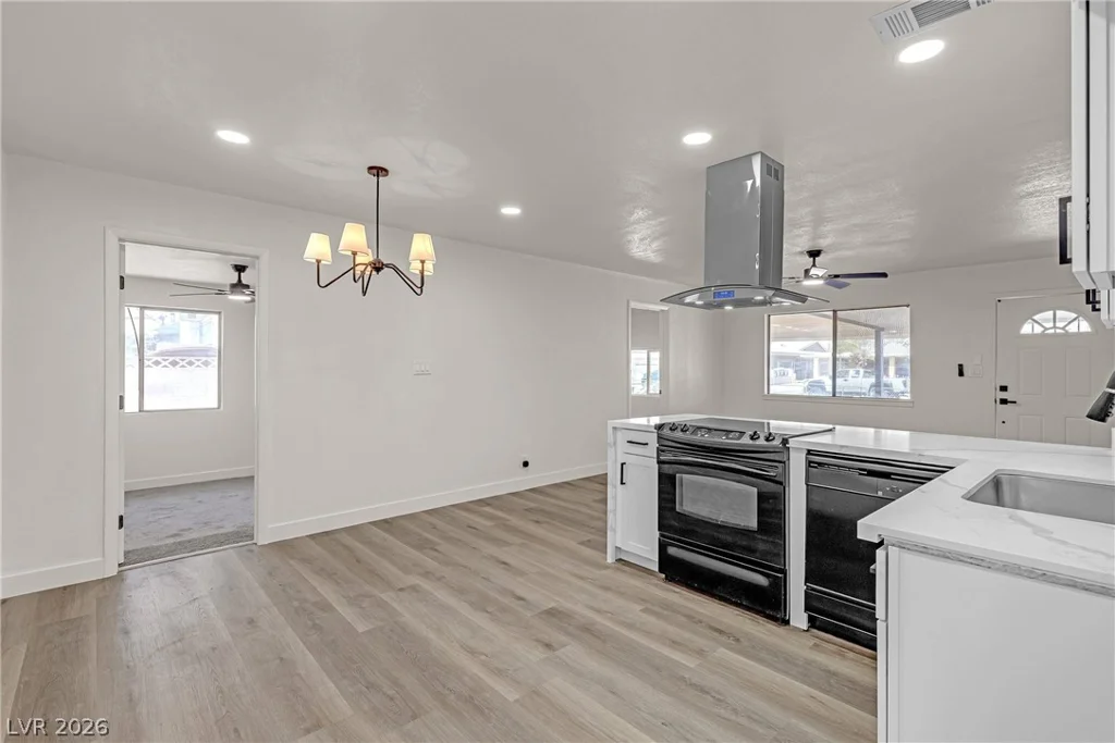 729 Van Ert, North Las Vegas, NV 89030