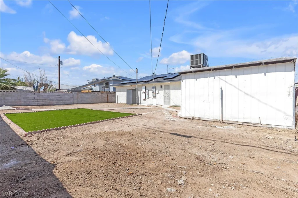 729 Van Ert, North Las Vegas, NV 89030