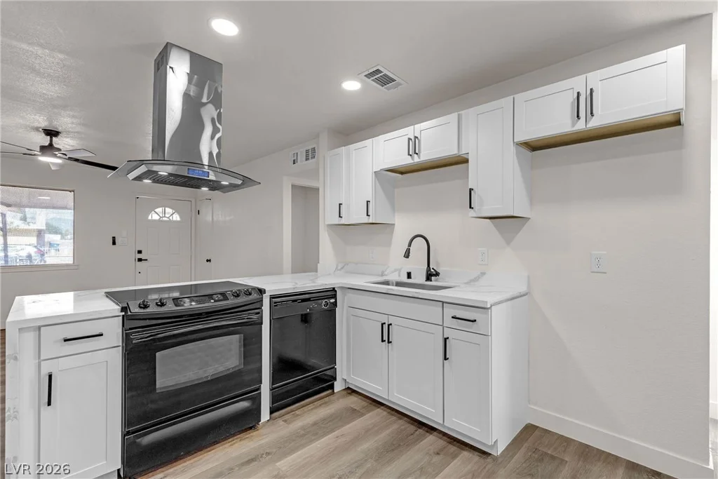 729 Van Ert, North Las Vegas, NV 89030