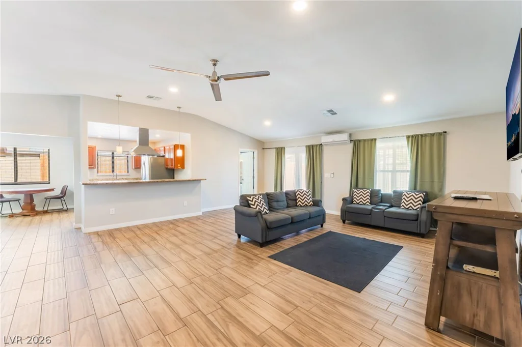 4890 Utah, Las Vegas, NV 89104