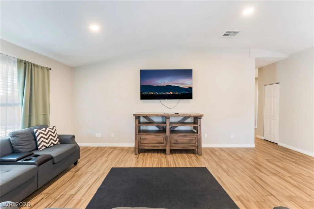 4890 Utah, Las Vegas, NV 89104