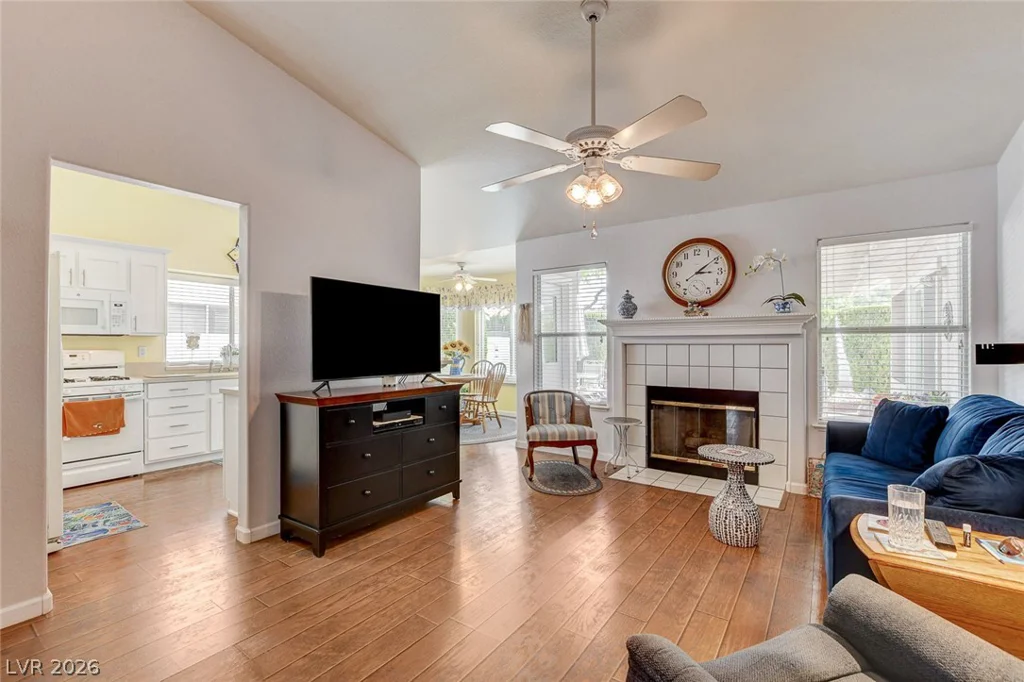 8213 Arch Bay, Las Vegas, NV 89128