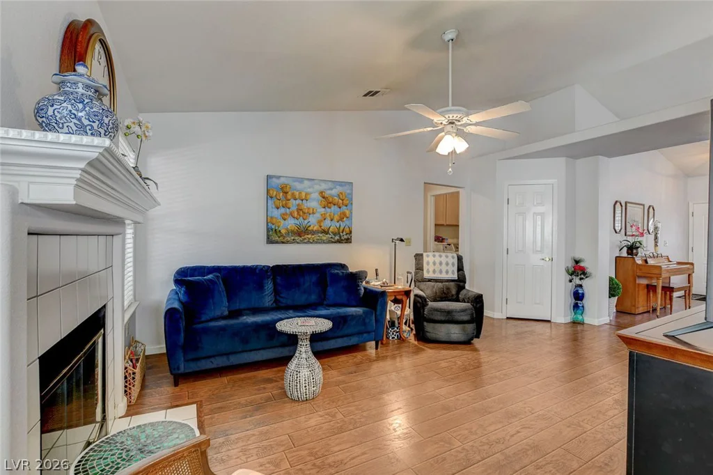 8213 Arch Bay, Las Vegas, NV 89128