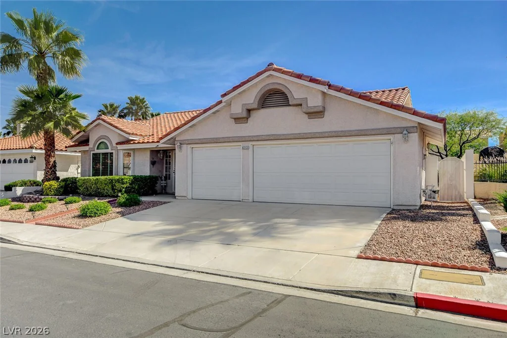 8213 Arch Bay, Las Vegas, NV 89128
