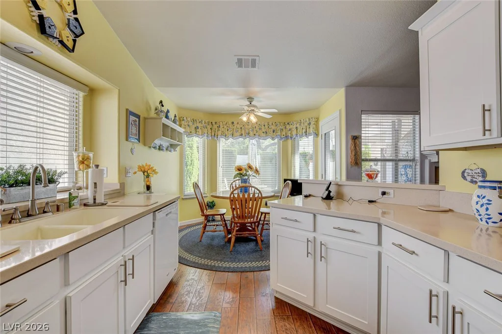 8213 Arch Bay, Las Vegas, NV 89128