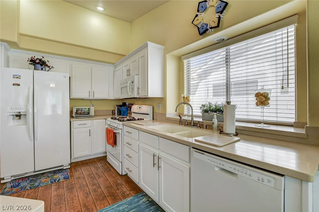 8213 Arch Bay, Las Vegas, NV 89128