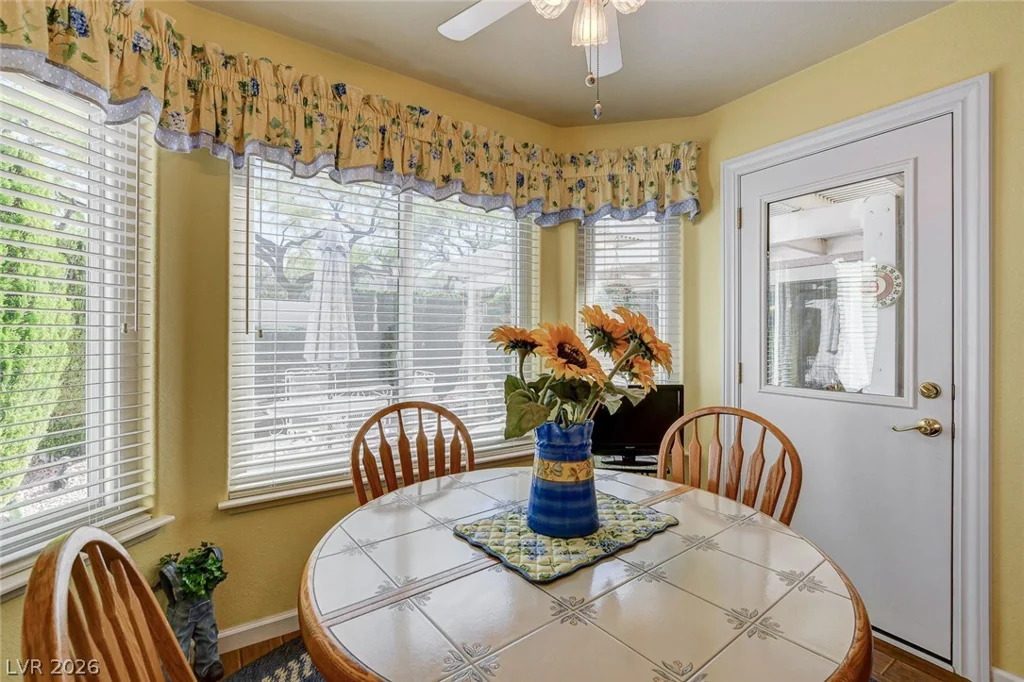 8213 Arch Bay, Las Vegas, NV 89128