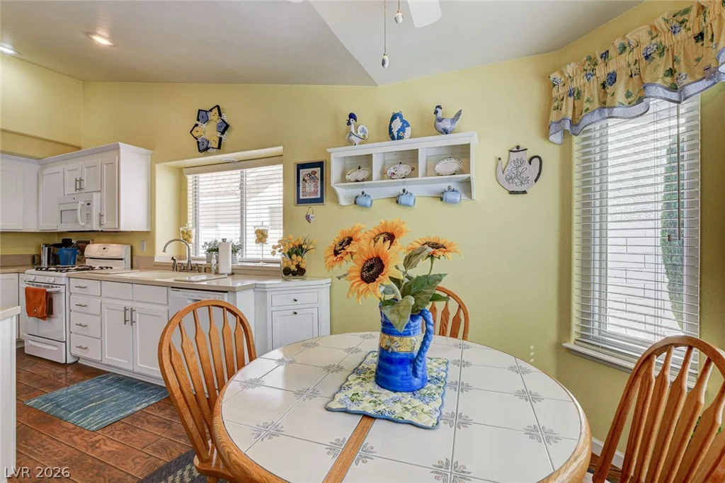 8213 Arch Bay, Las Vegas, NV 89128