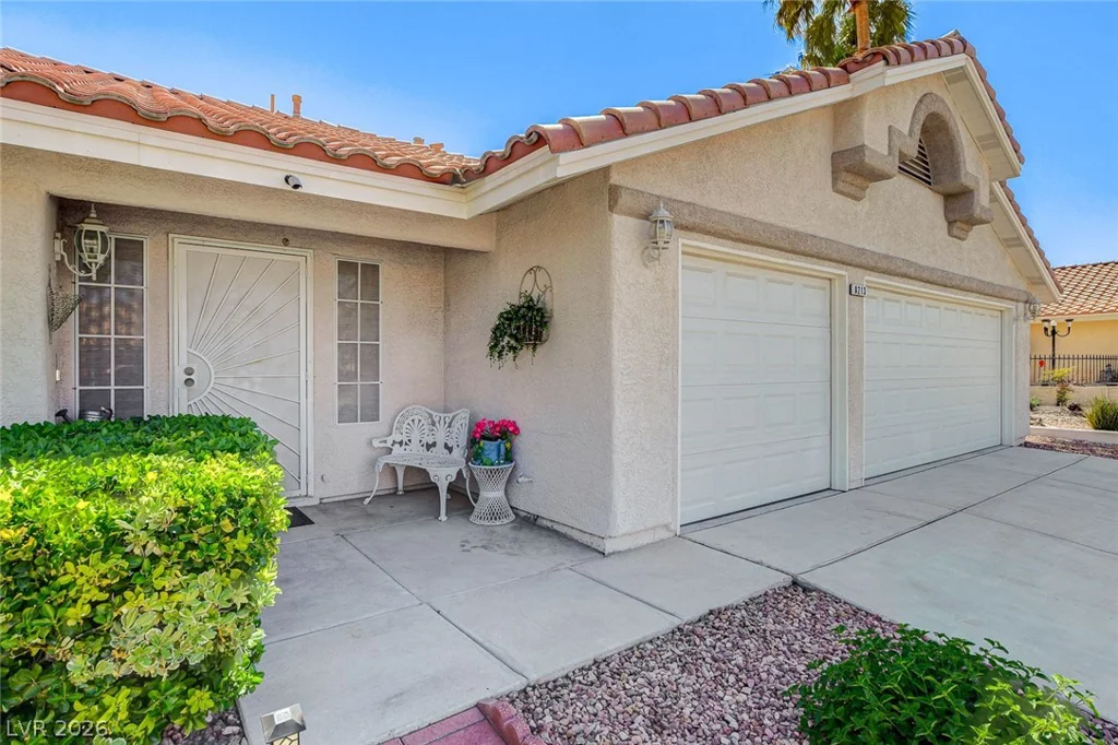 8213 Arch Bay, Las Vegas, NV 89128