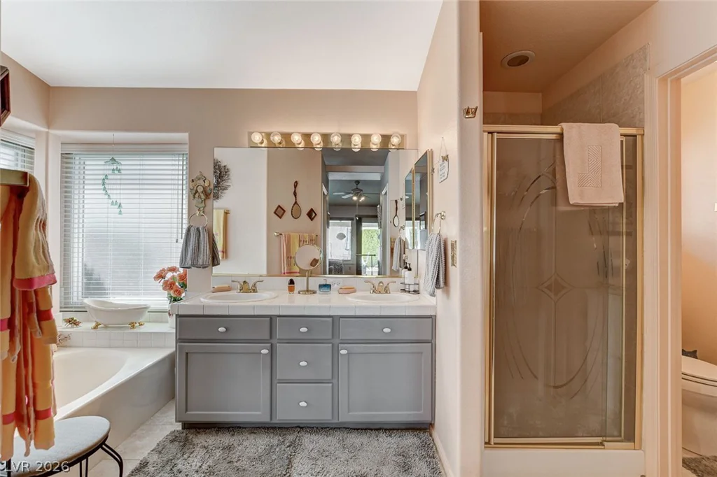 8213 Arch Bay, Las Vegas, NV 89128