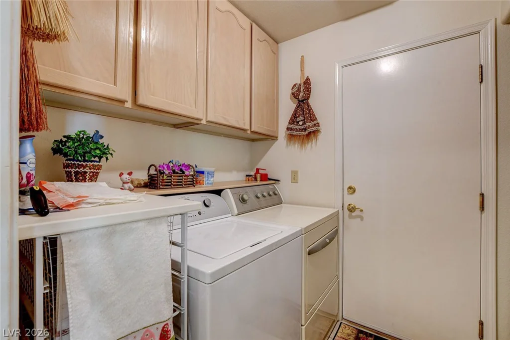8213 Arch Bay, Las Vegas, NV 89128