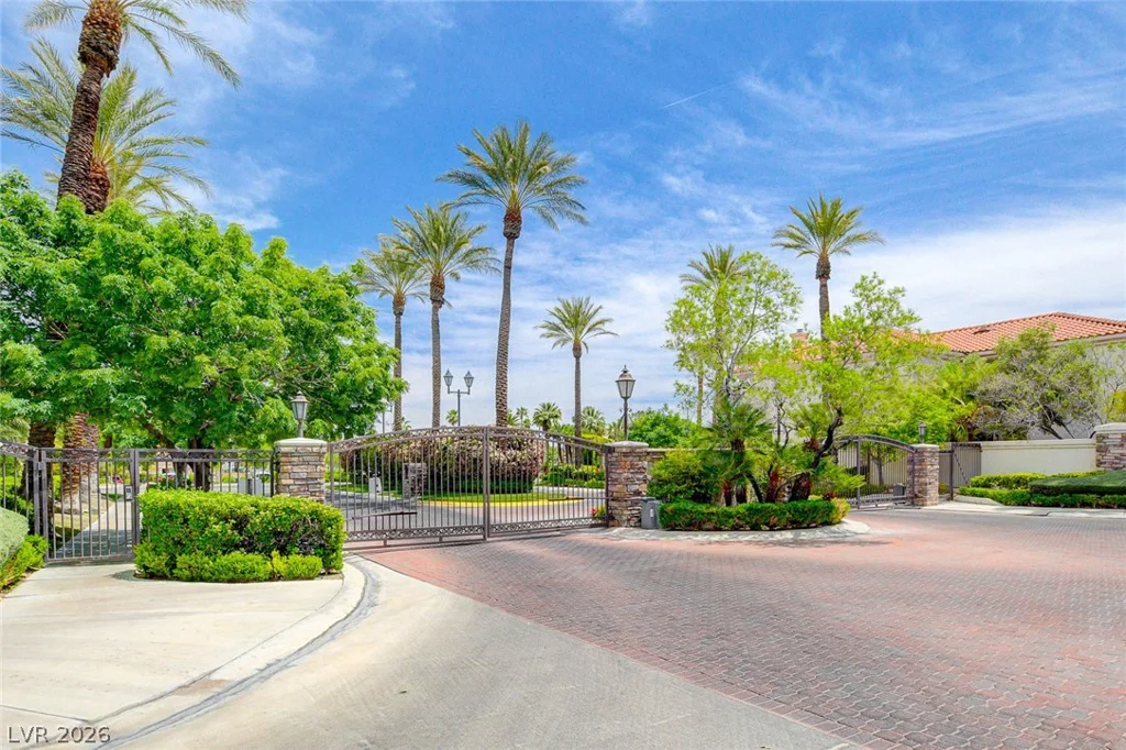 8213 Arch Bay, Las Vegas, NV 89128