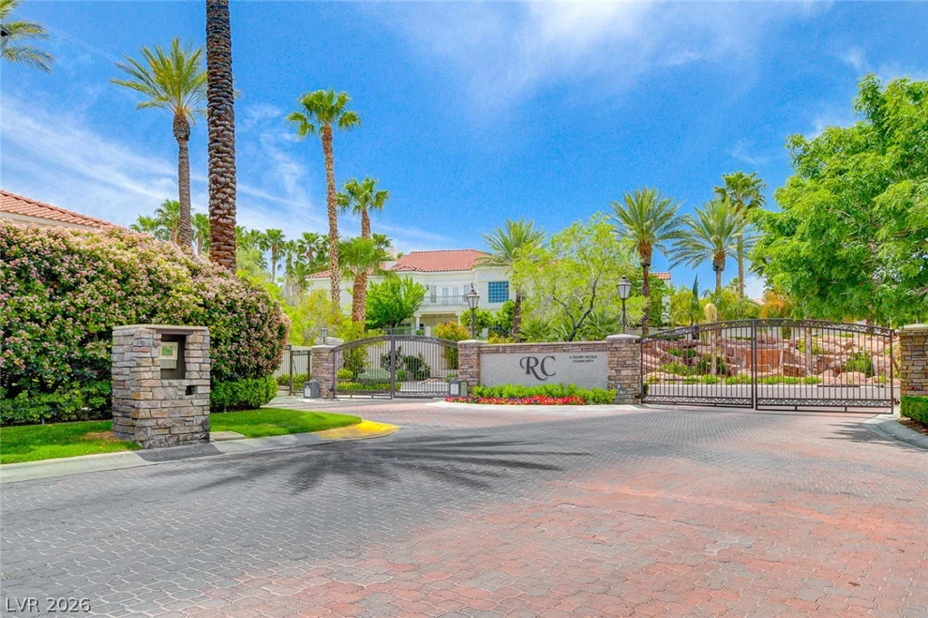 8213 Arch Bay, Las Vegas, NV 89128