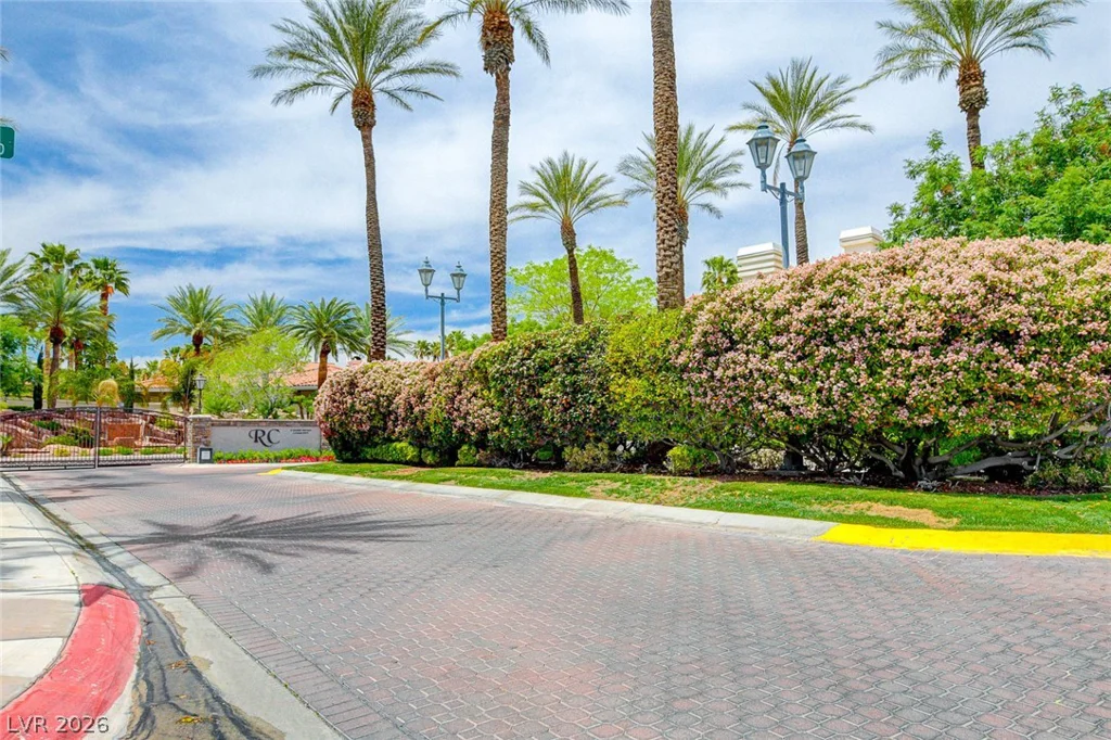 8213 Arch Bay, Las Vegas, NV 89128