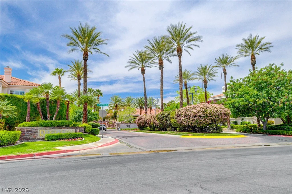 8213 Arch Bay, Las Vegas, NV 89128