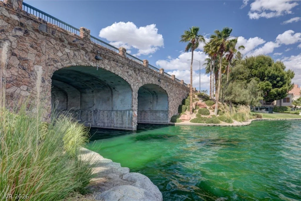8213 Arch Bay, Las Vegas, NV 89128
