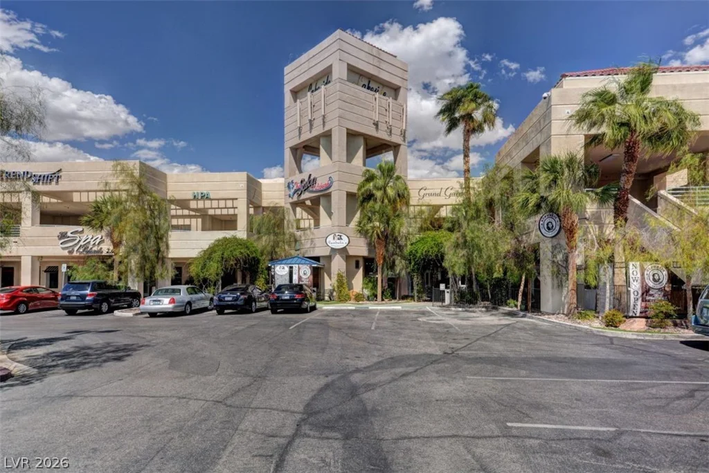 8213 Arch Bay, Las Vegas, NV 89128