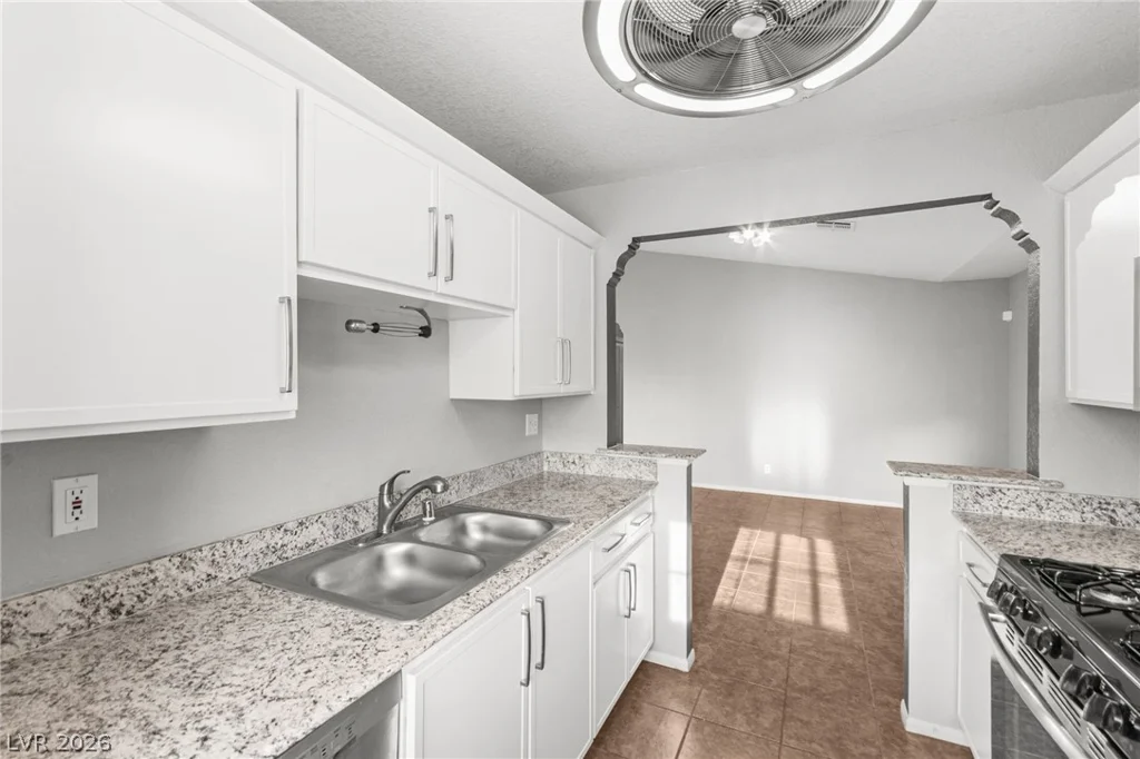 6812 Elm Creek, Las Vegas, NV 89108