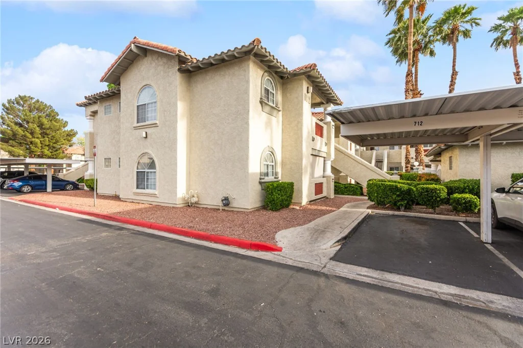 6812 Elm Creek, Las Vegas, NV 89108