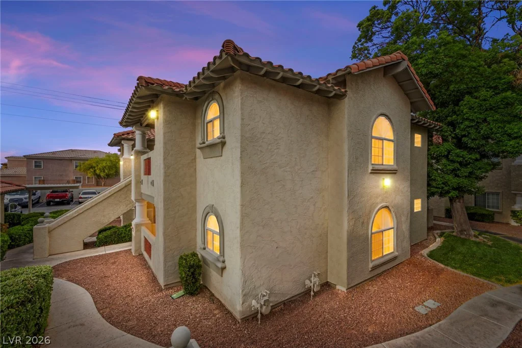6812 Elm Creek, Las Vegas, NV 89108