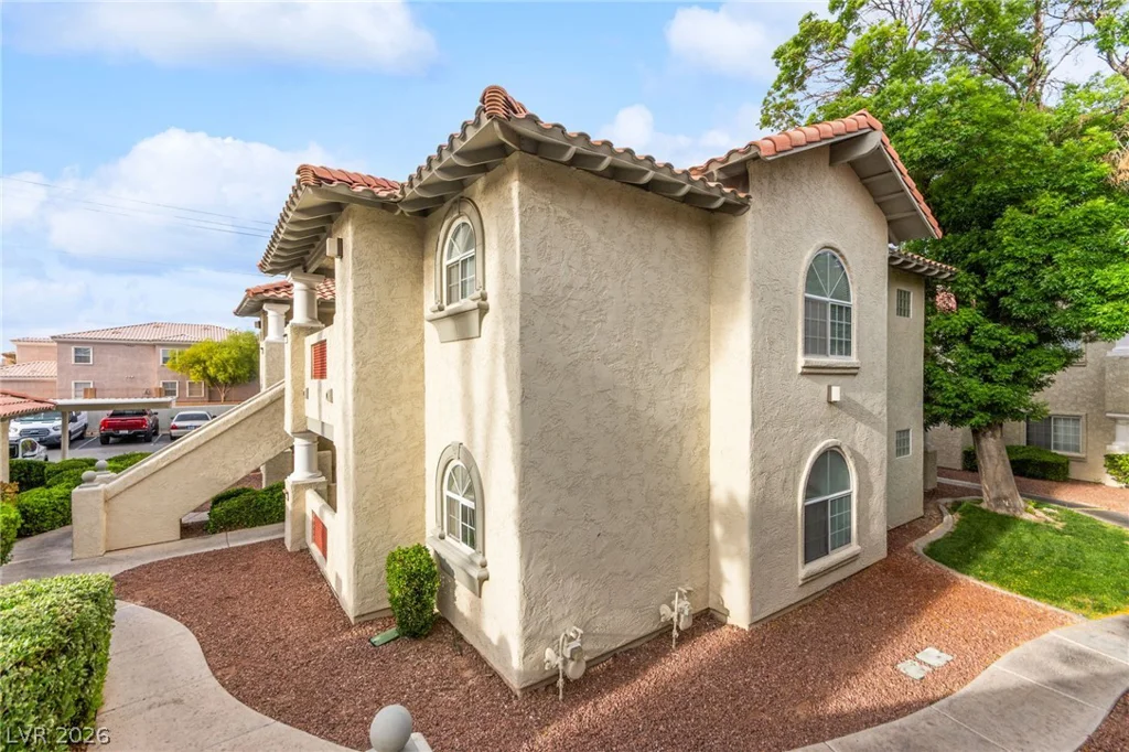 6812 Elm Creek, Las Vegas, NV 89108