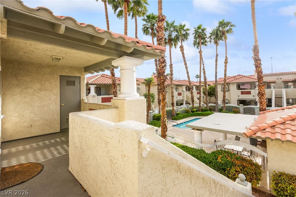 6812 Elm Creek, Las Vegas, NV 89108