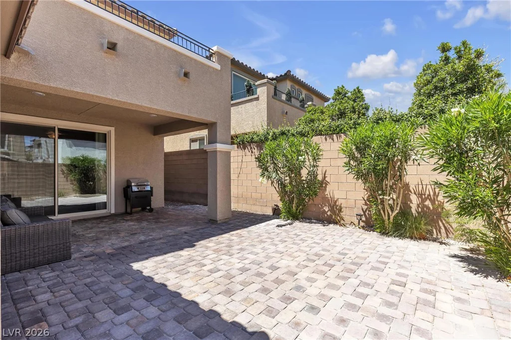 9950 Coyote Echo, Las Vegas, NV 89166