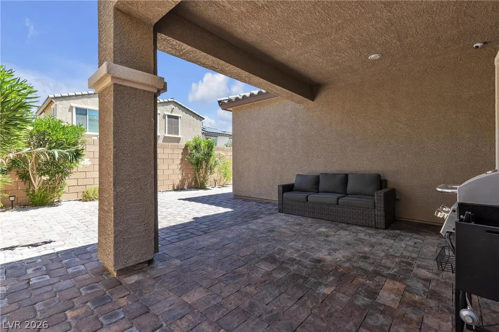 9950 Coyote Echo, Las Vegas, NV 89166